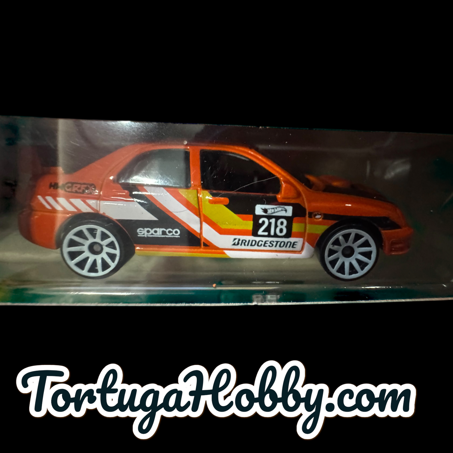 2025 - Hot Wheels 8 - Eight Car Gift Set With Porsche 911