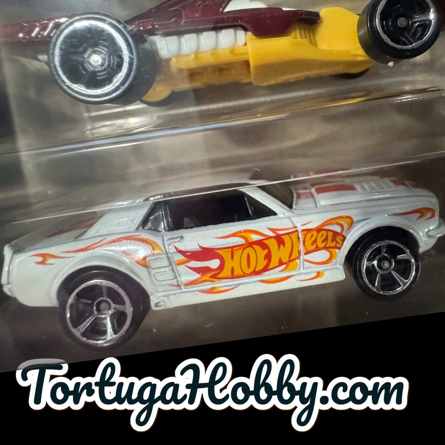 2025 - Hot Wheels 8 - Eight Car Gift Set With Porsche 911