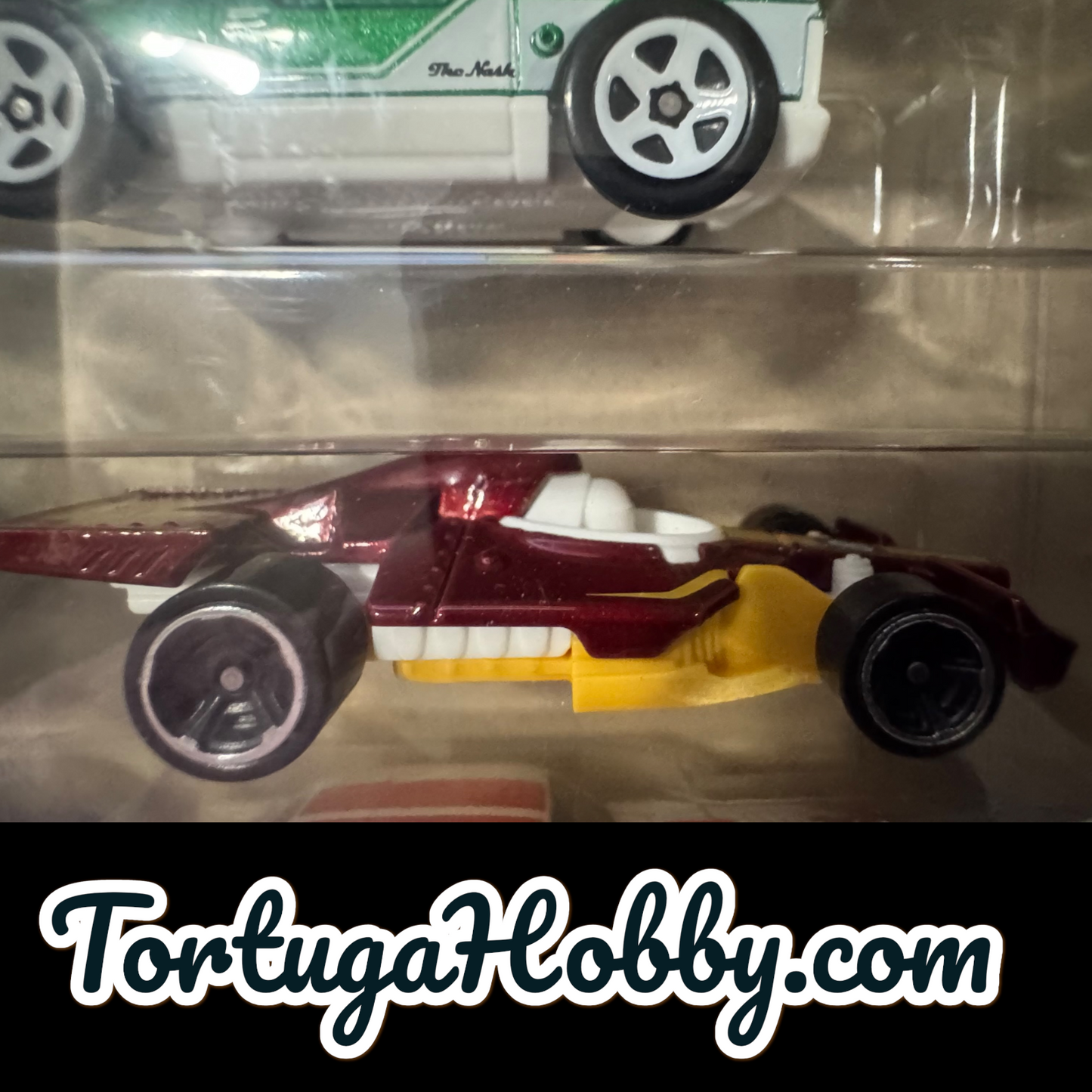 2025 - Hot Wheels 8 - Eight Car Gift Set With Porsche 911