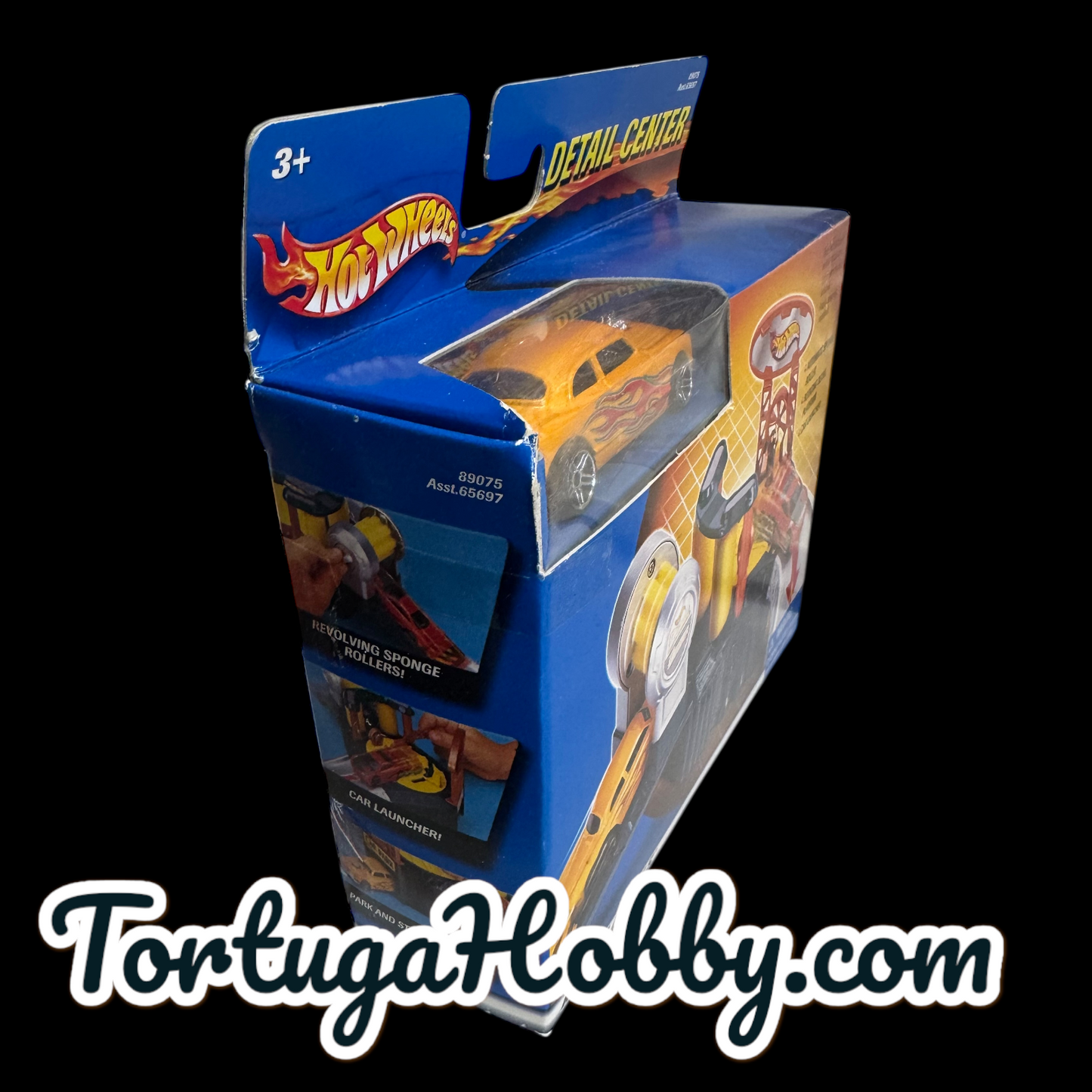 2001 Hot Wheels Detail Center with Diecast Yellow Car with Flames
