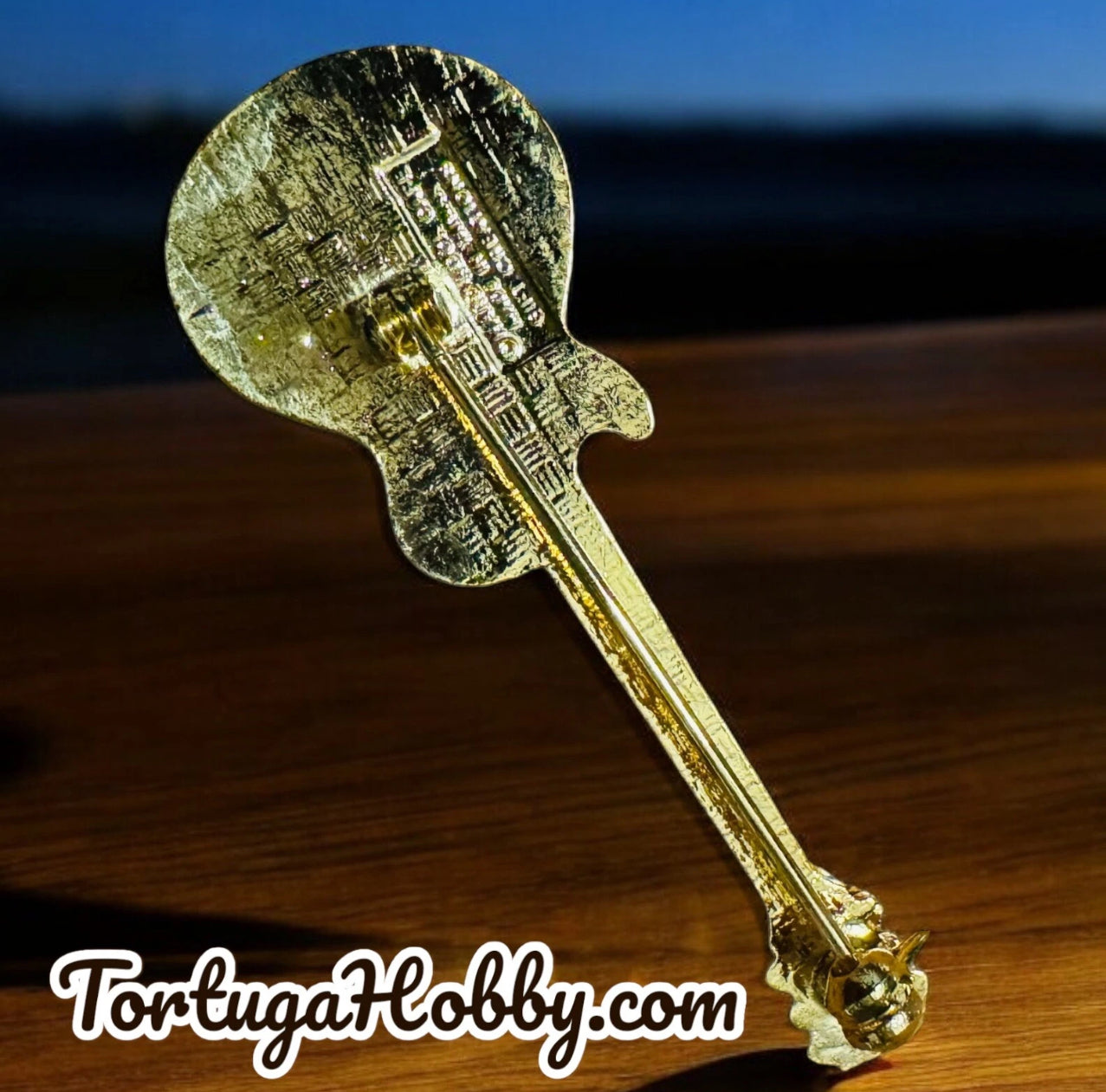 1987 - Hard Rock Cafe - Maui - Classic Guitar Pin