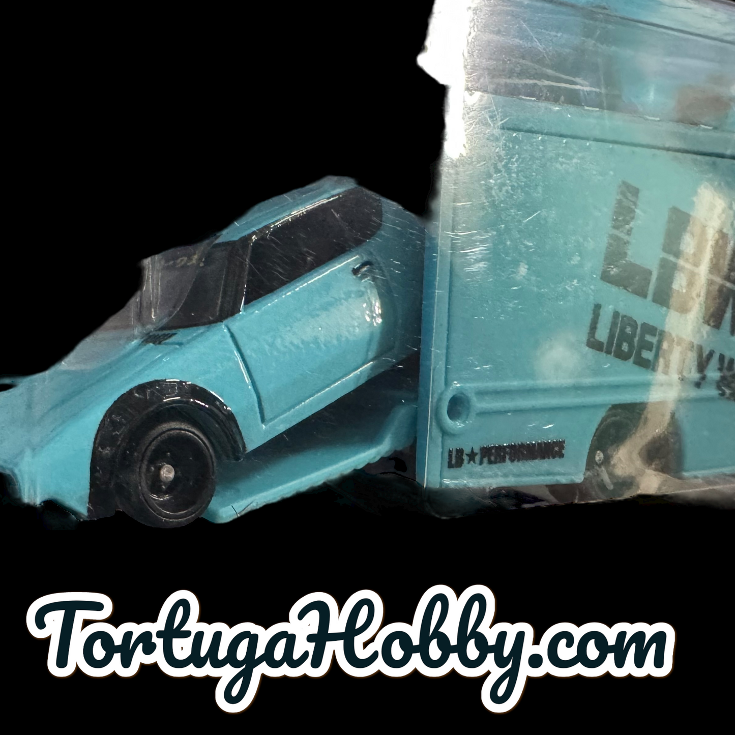 2024 - Hot Wheels  - Team Transport - Nissan Skyline 2000GT-R LBWK & Fleet Flyer
