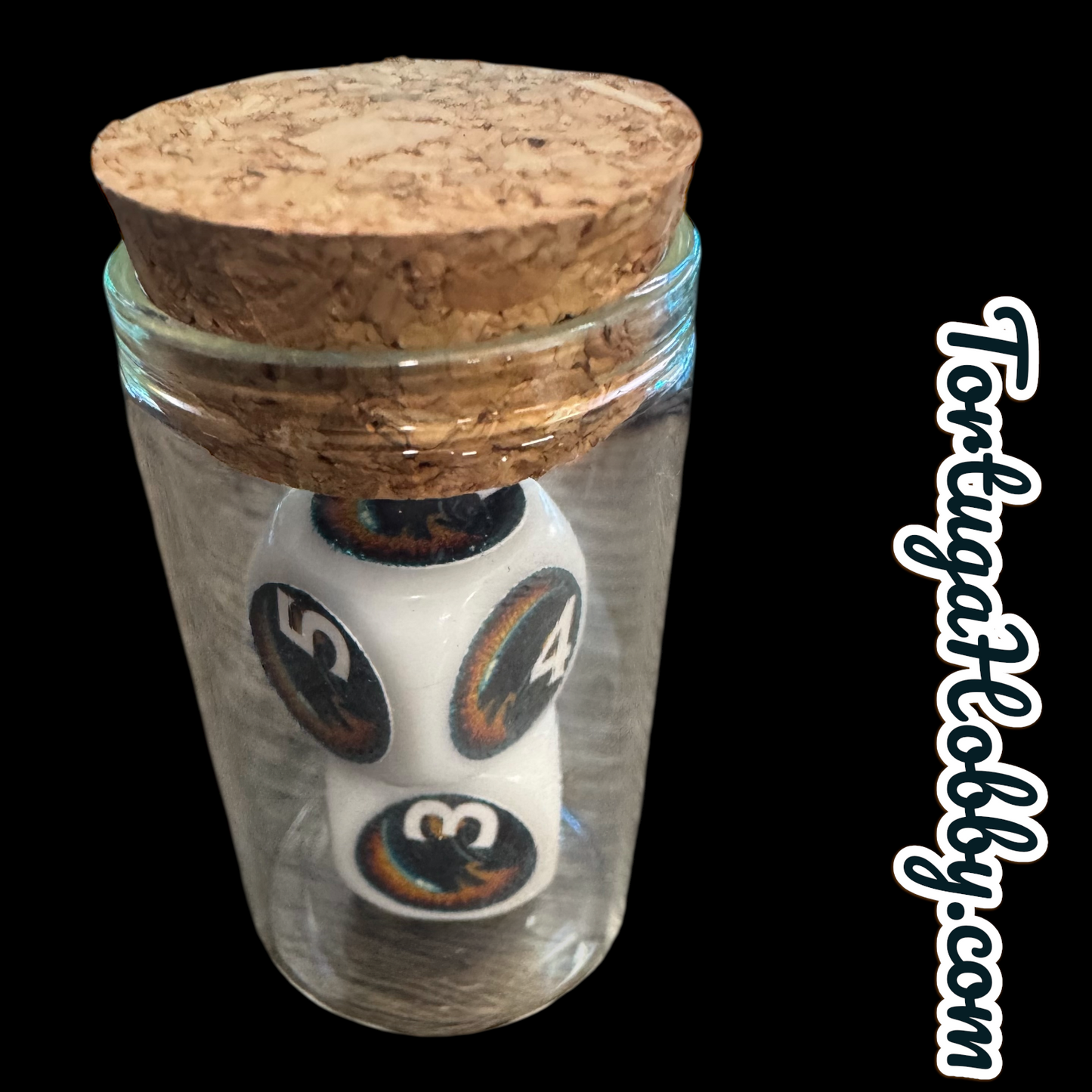 Xenomorph D6 Set - Includes 2 D6 Dice In Glass Vial