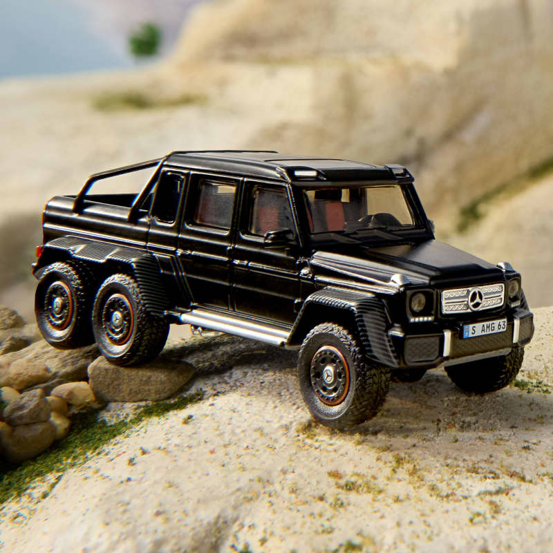 Hot Wheels Elite 64 Mercedes-Benz G 63 AMG 6X6 IN HAND