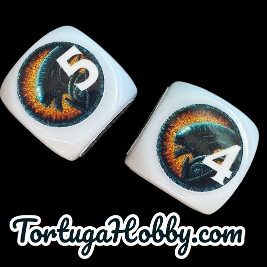 Xenomorph D6 Set - Includes 2 D6 Dice In Glass Vial