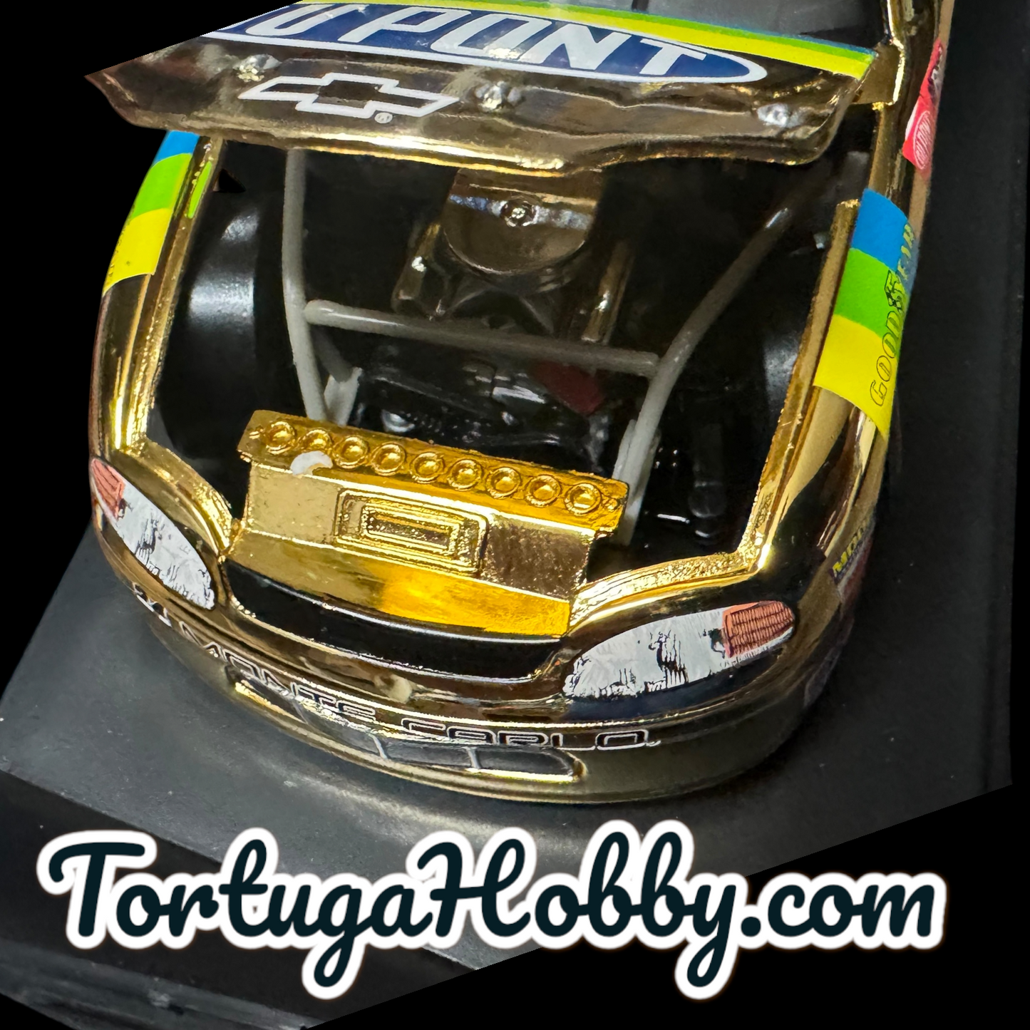 Jeff Gordan Diecast 1:24 NASCAR 1998 Monte Carlo - #24 DuPont W/Display