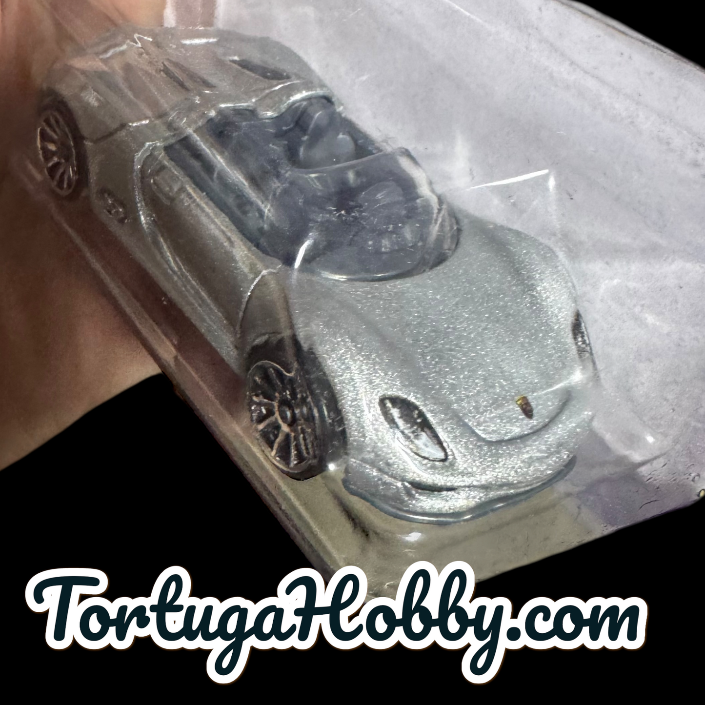 2013 - Hot Wheels Showroom Asphalt Assault Porsche 918 Spyder