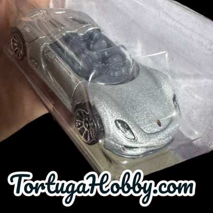 2013 - Hot Wheels Showroom Asphalt Assault Porsche 918 Spyder