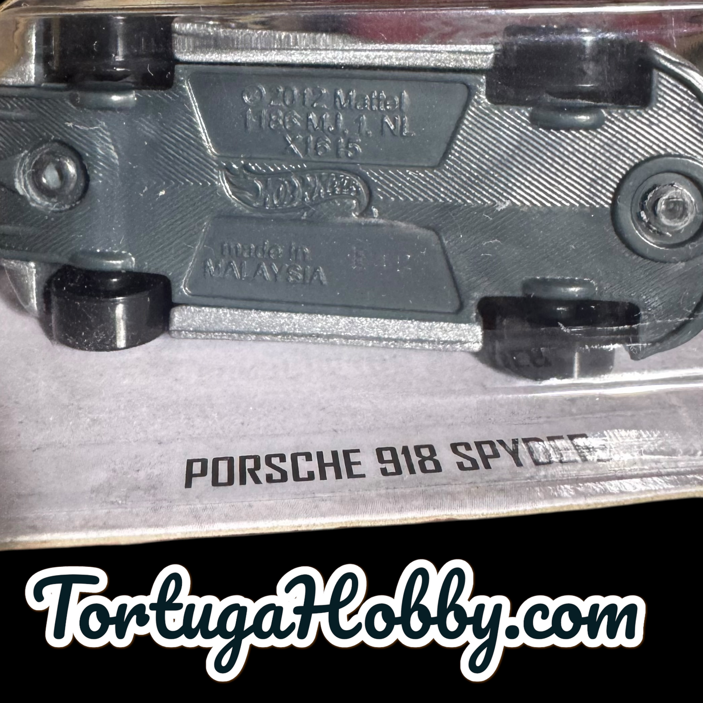 2013 - Hot Wheels Showroom Asphalt Assault Porsche 918 Spyder