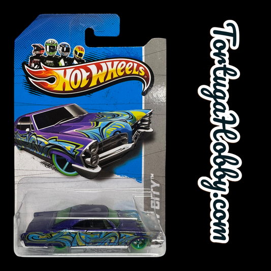 2013 -  Hot Wheels Mainline - 1965 Pontiac Bonneville - Hot Wheels City